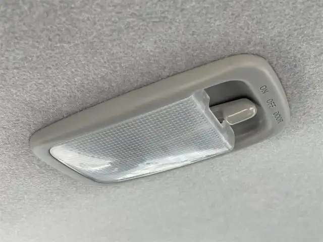 ダイハツ ミラ イース L SAⅢ 新潟県 2023(令5)年 0.5万km ブライトシルバーメタリック ワンオーナー/純正ホイール装着/ドライブレコーダー/コーナーセンサー/フロアマット/オートハイビーム/レベライザー/アイドリングストップ/ドアバイザー
