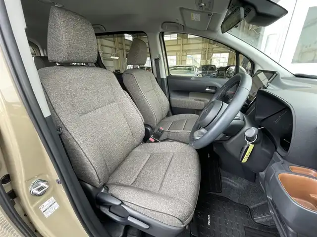 トヨタ シエンタ Z 東京都 2023(令5)年 1.4万km ベージュ 純正１０．５型ナビフルセグ　/・AppleCarPlay＆AndroidAuto/・BluetoothAudio/・CD/SD/DVD/AM/FM/USB/ブラインドスポットモニター　/純正ＬＥＤヘッドライト　/ハンズフリーパワースライドドア　/セーフティセンス /（衝突回避支援パッケージ）/・プリクラッシュセーフティ/・レーンディパーチャーアラート/・アダプティブクルーズコントロール/・アダプティブハイビーム/・ロードサインアシスト/・発進遅れ告知機能/・プロアクティブドライビングアシスト/・パーキングサポートブレーキ /前方ドライブレコーダー/バックガイドモニター/ビルトインETC /プッシュエンジンスタート/スマートキー/スペアキーX1/保証書＆取説