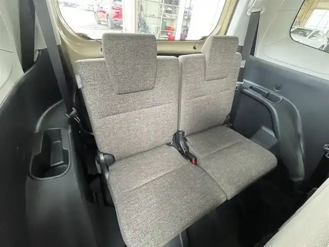 トヨタ シエンタ Z 東京都 2023(令5)年 1.4万km ベージュ 純正１０．５型ナビフルセグ　/・AppleCarPlay＆AndroidAuto/・BluetoothAudio/・CD/SD/DVD/AM/FM/USB/ブラインドスポットモニター　/純正ＬＥＤヘッドライト　/ハンズフリーパワースライドドア　/セーフティセンス /（衝突回避支援パッケージ）/・プリクラッシュセーフティ/・レーンディパーチャーアラート/・アダプティブクルーズコントロール/・アダプティブハイビーム/・ロードサインアシスト/・発進遅れ告知機能/・プロアクティブドライビングアシスト/・パーキングサポートブレーキ /前方ドライブレコーダー/バックガイドモニター/ビルトインETC /プッシュエンジンスタート/スマートキー/スペアキーX1/保証書＆取説