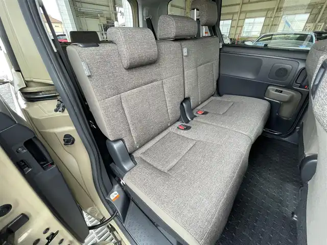 トヨタ シエンタ Z 東京都 2023(令5)年 1.4万km ベージュ 純正１０．５型ナビフルセグ　/・AppleCarPlay＆AndroidAuto/・BluetoothAudio/・CD/SD/DVD/AM/FM/USB/ブラインドスポットモニター　/純正ＬＥＤヘッドライト　/ハンズフリーパワースライドドア　/セーフティセンス /（衝突回避支援パッケージ）/・プリクラッシュセーフティ/・レーンディパーチャーアラート/・アダプティブクルーズコントロール/・アダプティブハイビーム/・ロードサインアシスト/・発進遅れ告知機能/・プロアクティブドライビングアシスト/・パーキングサポートブレーキ /前方ドライブレコーダー/バックガイドモニター/ビルトインETC /プッシュエンジンスタート/スマートキー/スペアキーX1/保証書＆取説
