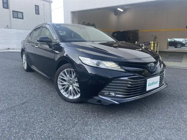 トヨタ カムリ G レザーパッケージ 神奈川県 2017(平29)年 3.6万km アティチュードブラックマイカ 純正メモリナビ/・DTV/CD/DVD/Bluetooth/ラジオ/バックカメラ/純正前方ドライブレコーダー/ヘッドアップディスプレイ/Toyota Safety Sense P/・プリクラッシュセーフティシステム/・レーンディパーチャーアラート/・オートマチックハイビーム/・レーダークルーズコントロール/ブラインドスポットモニター/リアクロストラフィックアラート/インテリジェントクリアランスソナー/ベージュ革シート/D/N席パワーシート/D/N席シートヒーター/ビルトインETC/USBソケット/AC100V電源(トランク側)/ドアバイザー/純正フロアマット/純正トランクマット/革巻きステアリング/革巻きシフトノブ/MTモード付AT/純正18インチアルミホイール/純正LEDヘッドライト/フォグランプ/スマートキー×2/取扱説明書/新車時保証書