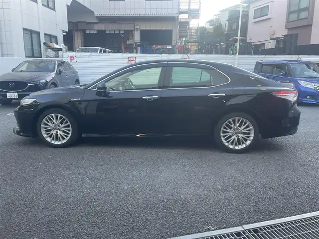 トヨタ カムリ G レザーパッケージ 神奈川県 2017(平29)年 3.6万km アティチュードブラックマイカ 純正メモリナビ/・DTV/CD/DVD/Bluetooth/ラジオ/バックカメラ/純正前方ドライブレコーダー/ヘッドアップディスプレイ/Toyota Safety Sense P/・プリクラッシュセーフティシステム/・レーンディパーチャーアラート/・オートマチックハイビーム/・レーダークルーズコントロール/ブラインドスポットモニター/リアクロストラフィックアラート/インテリジェントクリアランスソナー/ベージュ革シート/D/N席パワーシート/D/N席シートヒーター/ビルトインETC/USBソケット/AC100V電源(トランク側)/ドアバイザー/純正フロアマット/純正トランクマット/革巻きステアリング/革巻きシフトノブ/MTモード付AT/純正18インチアルミホイール/純正LEDヘッドライト/フォグランプ/スマートキー×2/取扱説明書/新車時保証書