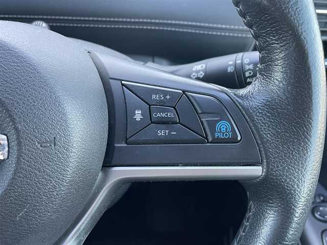 日産 セレナ ハイウェイスター プロパイロットED 滋賀県 2017(平29)年 6.2万km ダイヤモンドブラック プロパイロット/エマージェンシーブレーキ/アラウンドビューモニター/純正メモリナビ/(フルセグTV CD DVD Bluetooth)/純正後席フリップダウンモニター/デジタルインナーミラー/ドライブレコーダー/ETC/両側パワースライドドア/プッシュスタート/スマートキー/電動パーキングブレーキ/オートブレーキホールド/純正フロアマット/電動格納ミラー/ウインカーミラー/ドアバイザー/LEDオートヘッドライト