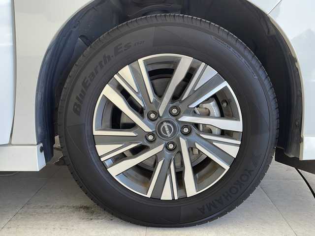日産 セレナ ハイウェイスター V 愛知県 2023(令5)年 3.9万km プリズムホワイト プロパイロット/衝突軽減システム/純正9型ナビ/両側パワースライドドア/クルーズコントロール/フルセグ/Bluetooth/バックカメラ/イージーオープン機能/コーナーセンサー/純正アルミホイール/ブラインドスポットモニター/LEDヘッドライト/パドルシフト/オートマチックハイビーム/ステアリングスイッチ/スマートキー/プッシュスタート