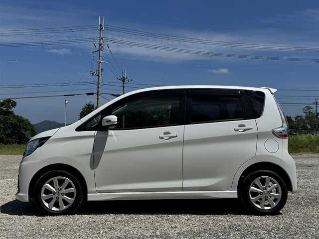 日産 デイズ ハイウェイスターX 兵庫県 2019(平31)年 2.2万km ホワイトパール 純正オーディオ/アラウンドビューモニター/アイドリングストップ/ETC/AUTOハイビーム/AUTOライト/ステアリングリモコン/スマートキー