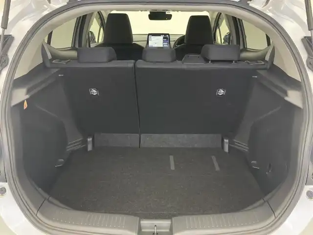 トヨタ アクア Z 愛知県 2022(令4)年 1.1万km プラチナホワイトパールマイカ 純正１０．５型ＤＡナビ　全方位カメラ　ＤＶＤデッキ　フルセグＴＶ　ＡＣ１００Ｖ電源　ＢＳＭ　録画機能付きミラー　セーフティセンス　衝突軽減　追従クリコン　ＬＥＤオートライト　コーナーセンサー　禁煙車　スペアタイヤ