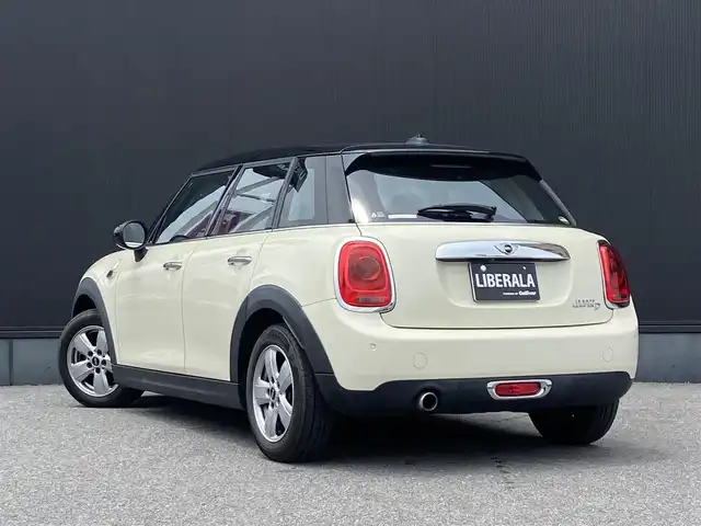 ＭＩＮＩ ミニ クーパー D 栃木県 2018(平30)年 4.5万km ペッパー・ホワイト ペッパーパッケージ/エキサイトメントパッケージ/ライトパッケージ/ストレージコンパートメントパッケージ/レインセンサー/バックカメラ/純正ナビ/ETC/HID/純正15インチAW/社外ドラレコ前後
