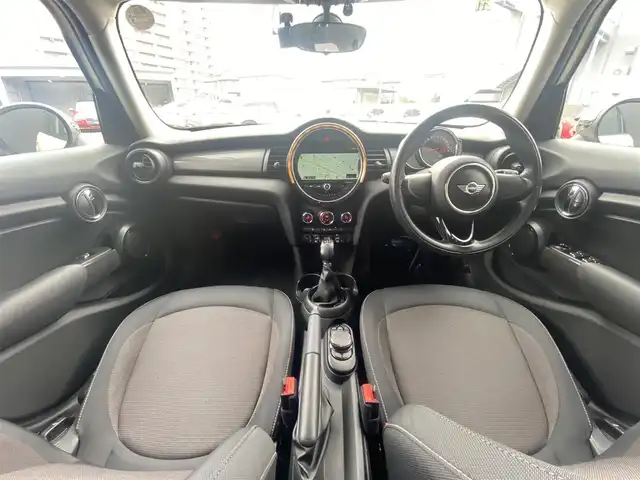 ＭＩＮＩ ミニ クーパー D 栃木県 2018(平30)年 4.5万km ペッパー・ホワイト ペッパーパッケージ/エキサイトメントパッケージ/ライトパッケージ/ストレージコンパートメントパッケージ/レインセンサー/バックカメラ/純正ナビ/ETC/HID/純正15インチAW/社外ドラレコ前後