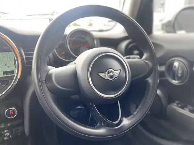 ＭＩＮＩ ミニ クーパー D 栃木県 2018(平30)年 4.5万km ペッパー・ホワイト ペッパーパッケージ/エキサイトメントパッケージ/ライトパッケージ/ストレージコンパートメントパッケージ/レインセンサー/バックカメラ/純正ナビ/ETC/HID/純正15インチAW/社外ドラレコ前後