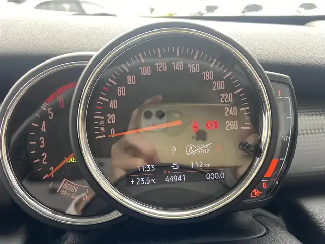 ＭＩＮＩ ミニ クーパー D 栃木県 2018(平30)年 4.5万km ペッパー・ホワイト ペッパーパッケージ/エキサイトメントパッケージ/ライトパッケージ/ストレージコンパートメントパッケージ/レインセンサー/バックカメラ/純正ナビ/ETC/HID/純正15インチAW/社外ドラレコ前後