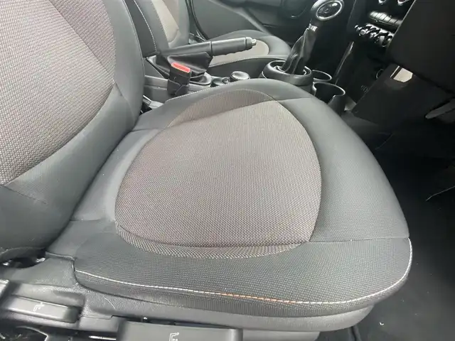 ＭＩＮＩ ミニ クーパー D 栃木県 2018(平30)年 4.5万km ペッパー・ホワイト ペッパーパッケージ/エキサイトメントパッケージ/ライトパッケージ/ストレージコンパートメントパッケージ/レインセンサー/バックカメラ/純正ナビ/ETC/HID/純正15インチAW/社外ドラレコ前後