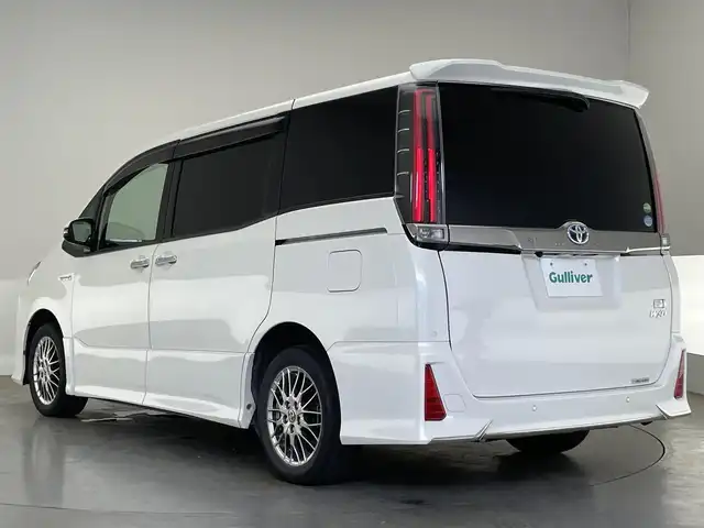 トヨタ ノア ハイブリッド Si ダブルバイビーⅡ 愛知県 2019(令1)年 7.8万km ホワイトパールクリスタルシャイン 純正１０型ナビ　フルセグＴＶ　Ｂｌｕｅｔｏｏｔｈ　HDMIポート　USB　純正後席モニター　バックカメラ　シートヒーター　ハーフレザー　両側パワースライドドア　前後ドラレコ　セーフティセンス　衝突軽減装置　クルコン　禁煙車
