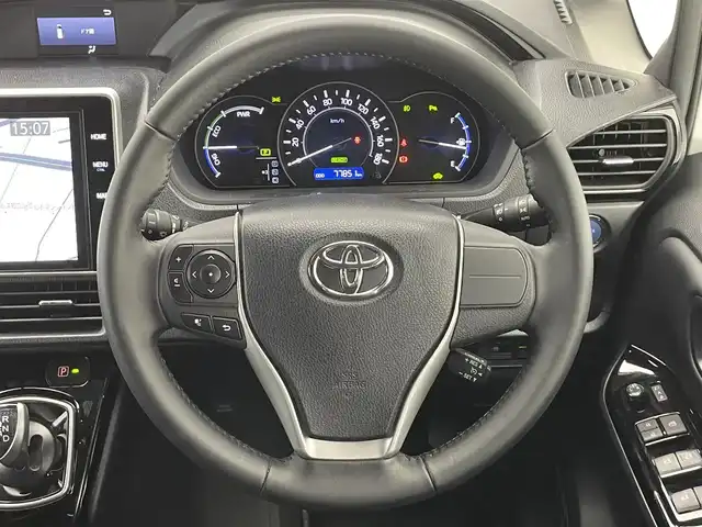 トヨタ ノア ハイブリッド Si ダブルバイビーⅡ 愛知県 2019(令1)年 7.8万km ホワイトパールクリスタルシャイン 純正１０型ナビ　フルセグＴＶ　Ｂｌｕｅｔｏｏｔｈ　HDMIポート　USB　純正後席モニター　バックカメラ　シートヒーター　ハーフレザー　両側パワースライドドア　前後ドラレコ　セーフティセンス　衝突軽減装置　クルコン　禁煙車