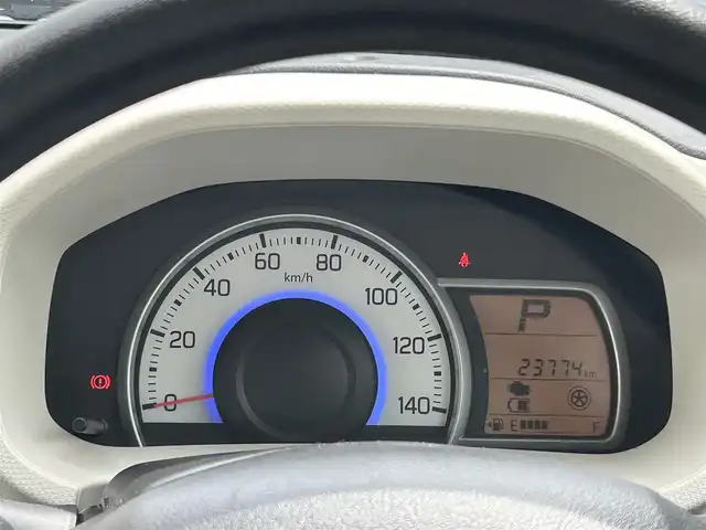 スズキ アルト L 岡山県 2016(平28)年 2.4万km フィズブルーパールメタリック 登録時走行距離23774キロ/CDチェンジャー/アイドリングストップ/横滑り防止装置/シートヒーター（D席）/ヘッドライトレベライザー/純正フロアマット/ハロゲンライト/リモコンキー/禁煙車