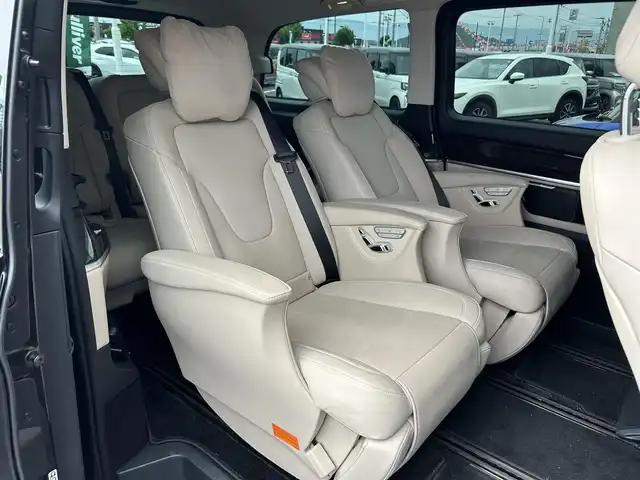 メルセデス・ベンツ Ｖ２２０ d アバンギャルド ロング 奈良県 2020(令2)年 3.7万km オブシディアンブラックM 純正ナビ(Bluetooth/フルセグ/USB/SD)　/全方位カメラ　/ETC　/アダプティブクルーズコントロール/パーキングアシスト/レーンキープアシスト/衝突被害軽減ブレーキ/横滑り防止装置/オットマン　/2列目フットレスト　/レザーシート　/前席・2列目座席シートヒーター　/2列目座席エアーシート　/純正フロアマット/両側パワースライドドア/パワーバックドア/オートLEDライト/インテリジェントライトシステム/前後コーナーセンサー/純正アルミホイール/W+サイド+カーテンエアバッグ