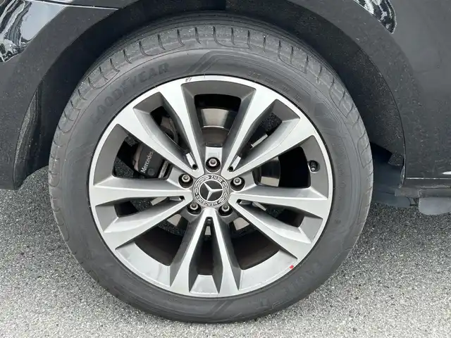 メルセデス・ベンツ Ｖ２２０ d アバンギャルド ロング 奈良県 2020(令2)年 3.7万km オブシディアンブラックM 純正ナビ(Bluetooth/フルセグ/USB/SD)　/全方位カメラ　/ETC　/アダプティブクルーズコントロール/パーキングアシスト/レーンキープアシスト/衝突被害軽減ブレーキ/横滑り防止装置/オットマン　/2列目フットレスト　/レザーシート　/前席・2列目座席シートヒーター　/2列目座席エアーシート　/純正フロアマット/両側パワースライドドア/パワーバックドア/オートLEDライト/インテリジェントライトシステム/前後コーナーセンサー/純正アルミホイール/W+サイド+カーテンエアバッグ