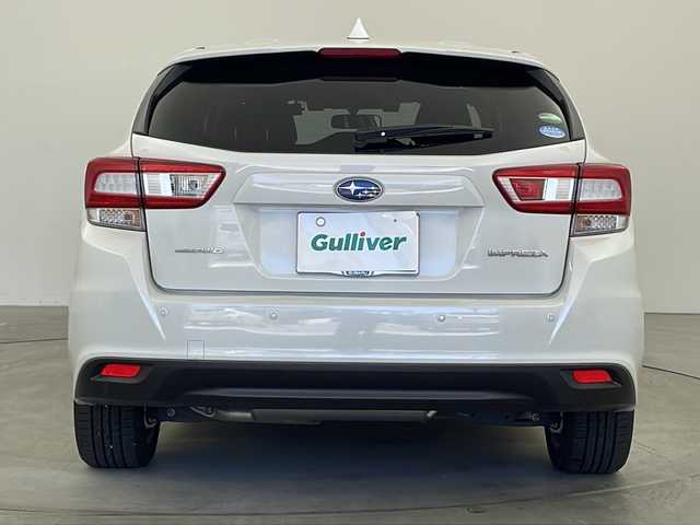 スバル インプレッサ スポーツ 2．0i－L アイサイト 兵庫県 2018(平30)年 4.1万km クリスタルホワイトP ・社外ナビ/CD/DVD/Bluetooth/TV/・前方ドライブレコーダー/・ETC/・バックカメラ/・前席シートヒーター/・前席パワーシート/・左右独立エアコン/・パドルシフト/・革巻きステアリング/・ステアリングスイッチ/・横滑り防止装置/・アイサイト/・衝突被害軽減システム/・レーダークルーズコントロール/・純正フロアマット/・アイサイト/・LEDオートライト/・ヘッドライトレベライザー/・アイドリングストップ/・PCS/・レーンキープアシスト