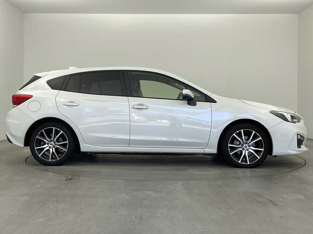 スバル インプレッサ スポーツ 2．0i－L アイサイト 兵庫県 2018(平30)年 4.1万km クリスタルホワイトP ・社外ナビ/CD/DVD/Bluetooth/TV/・前方ドライブレコーダー/・ETC/・バックカメラ/・前席シートヒーター/・前席パワーシート/・左右独立エアコン/・パドルシフト/・革巻きステアリング/・ステアリングスイッチ/・横滑り防止装置/・アイサイト/・衝突被害軽減システム/・レーダークルーズコントロール/・純正フロアマット/・アイサイト/・LEDオートライト/・ヘッドライトレベライザー/・アイドリングストップ/・PCS/・レーンキープアシスト