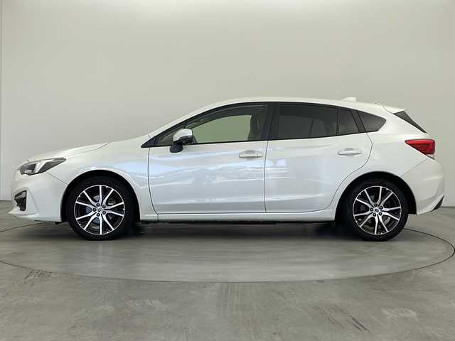 スバル インプレッサ スポーツ 2．0i－L アイサイト 兵庫県 2018(平30)年 4.1万km クリスタルホワイトP ・社外ナビ/CD/DVD/Bluetooth/TV/・前方ドライブレコーダー/・ETC/・バックカメラ/・前席シートヒーター/・前席パワーシート/・左右独立エアコン/・パドルシフト/・革巻きステアリング/・ステアリングスイッチ/・横滑り防止装置/・アイサイト/・衝突被害軽減システム/・レーダークルーズコントロール/・純正フロアマット/・アイサイト/・LEDオートライト/・ヘッドライトレベライザー/・アイドリングストップ/・PCS/・レーンキープアシスト