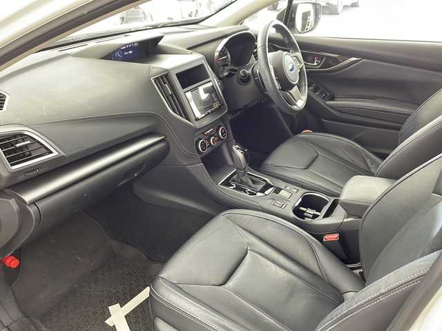 スバル インプレッサ スポーツ 2．0i－L アイサイト 兵庫県 2018(平30)年 4.1万km クリスタルホワイトP ・社外ナビ/CD/DVD/Bluetooth/TV/・前方ドライブレコーダー/・ETC/・バックカメラ/・前席シートヒーター/・前席パワーシート/・左右独立エアコン/・パドルシフト/・革巻きステアリング/・ステアリングスイッチ/・横滑り防止装置/・アイサイト/・衝突被害軽減システム/・レーダークルーズコントロール/・純正フロアマット/・アイサイト/・LEDオートライト/・ヘッドライトレベライザー/・アイドリングストップ/・PCS/・レーンキープアシスト