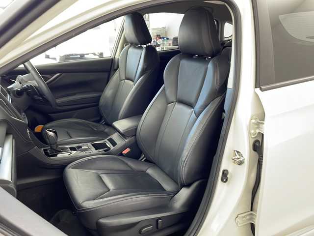 スバル インプレッサ スポーツ 2．0i－L アイサイト 兵庫県 2018(平30)年 4.1万km クリスタルホワイトP ・社外ナビ/CD/DVD/Bluetooth/TV/・前方ドライブレコーダー/・ETC/・バックカメラ/・前席シートヒーター/・前席パワーシート/・左右独立エアコン/・パドルシフト/・革巻きステアリング/・ステアリングスイッチ/・横滑り防止装置/・アイサイト/・衝突被害軽減システム/・レーダークルーズコントロール/・純正フロアマット/・アイサイト/・LEDオートライト/・ヘッドライトレベライザー/・アイドリングストップ/・PCS/・レーンキープアシスト