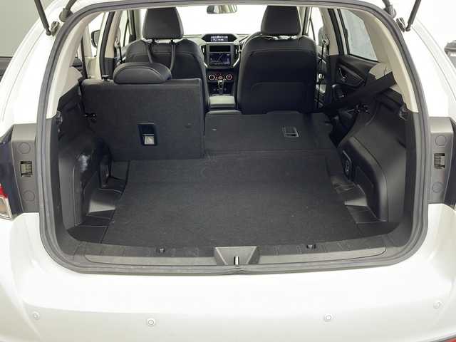 スバル インプレッサ スポーツ 2．0i－L アイサイト 兵庫県 2018(平30)年 4.1万km クリスタルホワイトP ・社外ナビ/CD/DVD/Bluetooth/TV/・前方ドライブレコーダー/・ETC/・バックカメラ/・前席シートヒーター/・前席パワーシート/・左右独立エアコン/・パドルシフト/・革巻きステアリング/・ステアリングスイッチ/・横滑り防止装置/・アイサイト/・衝突被害軽減システム/・レーダークルーズコントロール/・純正フロアマット/・アイサイト/・LEDオートライト/・ヘッドライトレベライザー/・アイドリングストップ/・PCS/・レーンキープアシスト