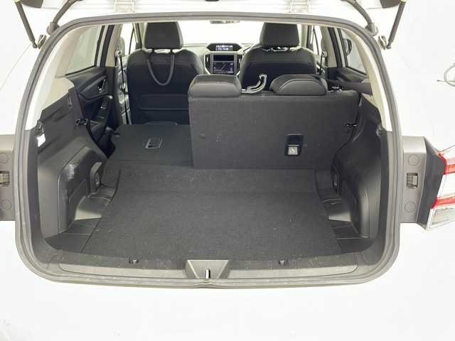 スバル インプレッサ スポーツ 2．0i－L アイサイト 兵庫県 2018(平30)年 4.1万km クリスタルホワイトP ・社外ナビ/CD/DVD/Bluetooth/TV/・前方ドライブレコーダー/・ETC/・バックカメラ/・前席シートヒーター/・前席パワーシート/・左右独立エアコン/・パドルシフト/・革巻きステアリング/・ステアリングスイッチ/・横滑り防止装置/・アイサイト/・衝突被害軽減システム/・レーダークルーズコントロール/・純正フロアマット/・アイサイト/・LEDオートライト/・ヘッドライトレベライザー/・アイドリングストップ/・PCS/・レーンキープアシスト