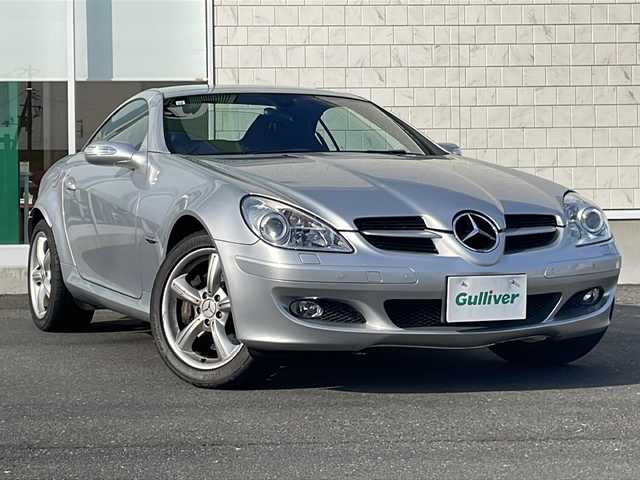 メルセデス・ベンツ ＳＬＫ３５０ 岩手県 2005(平17)年 5.2万km イリジウムシルバー 社外SDナビ/AM/FM/CD/DVD/Bluetooth/フルセグTV/プレミアムサウンド(harman/kardon)/バックカメラ/ETC/クルーズコントロール/横滑り防止装置/パワーシート/シートヒーター/エアスカーフ/オートライト/HIDヘッドライト/フォグランプ/キーレスキー/電動格納ミラー/純正17インチAW/純正フロアマット/保証書/取扱説明書