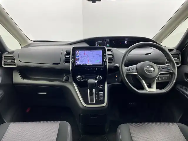 日産 セレナ ハイウェイスター Vセレクション 群馬県 2018(平30)年 7.9万km ブリリアントホワイトパール 純正９型ナビ　純正１１型後席モニター　全周囲カメラ　プロパイロット　両側電動スライドドア　電子ミラー　　アダプティブクルーズコントロール　純正ドラレコ　ＥＴＣ　衝突被害軽減ブレーキ　ＬＥＤ　禁煙