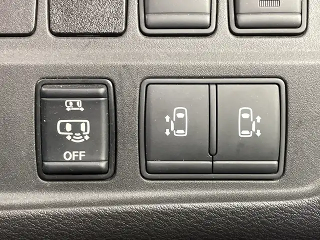 日産 セレナ ハイウェイスター Vセレクション 群馬県 2018(平30)年 7.9万km ブリリアントホワイトパール 純正９型ナビ　純正１１型後席モニター　全周囲カメラ　プロパイロット　両側電動スライドドア　電子ミラー　　アダプティブクルーズコントロール　純正ドラレコ　ＥＴＣ　衝突被害軽減ブレーキ　ＬＥＤ　禁煙