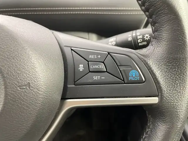 日産 セレナ ハイウェイスター Vセレクション 群馬県 2018(平30)年 7.9万km ブリリアントホワイトパール 純正９型ナビ　純正１１型後席モニター　全周囲カメラ　プロパイロット　両側電動スライドドア　電子ミラー　　アダプティブクルーズコントロール　純正ドラレコ　ＥＴＣ　衝突被害軽減ブレーキ　ＬＥＤ　禁煙