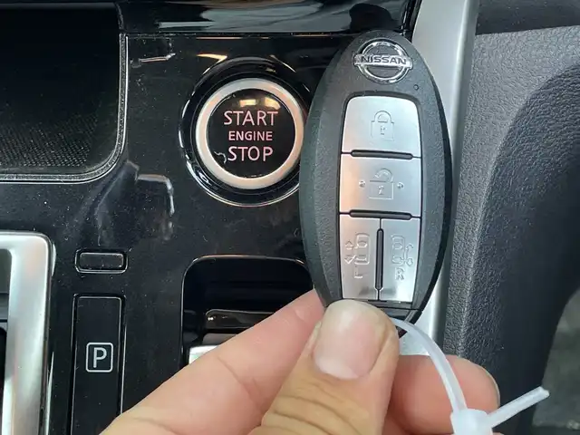 日産 セレナ ハイウェイスター Vセレクション 群馬県 2018(平30)年 7.9万km ブリリアントホワイトパール 純正９型ナビ　純正１１型後席モニター　全周囲カメラ　プロパイロット　両側電動スライドドア　電子ミラー　　アダプティブクルーズコントロール　純正ドラレコ　ＥＴＣ　衝突被害軽減ブレーキ　ＬＥＤ　禁煙