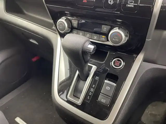 日産 セレナ ハイウェイスター Vセレクション 群馬県 2018(平30)年 7.9万km ブリリアントホワイトパール 純正９型ナビ　純正１１型後席モニター　全周囲カメラ　プロパイロット　両側電動スライドドア　電子ミラー　　アダプティブクルーズコントロール　純正ドラレコ　ＥＴＣ　衝突被害軽減ブレーキ　ＬＥＤ　禁煙