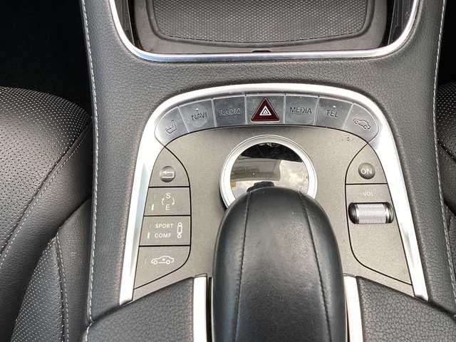 メルセデス・ベンツ Ｓ４００ ハイブリッド 栃木県 2014(平26)年 6.8万km 白  HDDメーカーナビ/ アラウンドビュー/ フルセグTV/ クルーズコントロール/ サンルーフ/ 衝突被害軽減ブレーキ/ 車線逸脱防止装置/ ステアリングアシスト/ クリアランスソナー/ コーナーセンサー/ パドルシフト/ 電動トランクリッド/ ドラレコ/ プッシュスタート/ ETC/ LEDヘッドライト/ 純正フロアマット