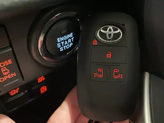 トヨタ ルーミー カスタムG－T 埼玉県 2023(令5)年 4.3万km パールホワイトⅢ スマートアシスト/純正9インチナビ/　　CD/DVD/BT/フルセグ/全方位カメラ/両側電動スライドドア/レーダークルーズコントロール/コーナーセンサー/純正15インチアルミホイール/シートヒーター/LEDヘッドライト/オートブレーキホールド/USBポート/ETC/スマートキー/禁煙車