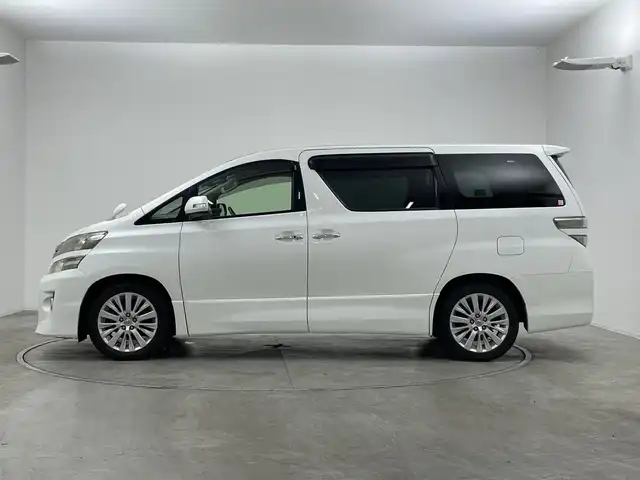 トヨタ ヴェルファイア 2．4Z 群馬県 2013(平25)年 7万km ホワイトパールクリスタルシャイン 純正７インチナビ/CD/DVD/SD/Bluetooth/フルセグTV/バックカメラ/純正１１型後席モニター/片側パワースライドドア/クリアランスソナー/ナノイー/ステアリングリモコン/オートライト/HIDヘッドライト/ハロゲンフォグ/電格ミラー/ウィンカーミラー/純正AW/ETC/革巻きステアリング/オットマン/純正マット/バイザー/プッシュスタート/スマートキー