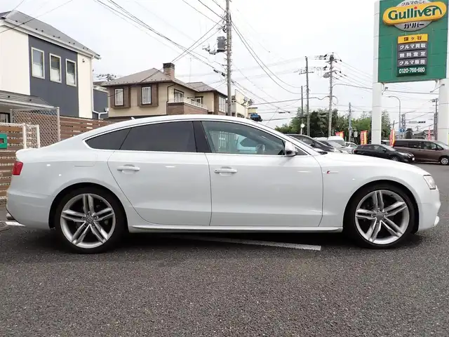 アウディ Ｓ５ スポーツバック 千葉県 2012(平24)年 8.8万km パール メーカーナビゲーション/バックカメラ/プッシュスタート/スマートキー/アイドリングストップ/コーナーセンサー/黒レザーシート/前席パワーシート/ビルトインETC/純正19インチAW/パドルシフト/ウィンカーミラー/フロアマット/取扱説明書/保証書
