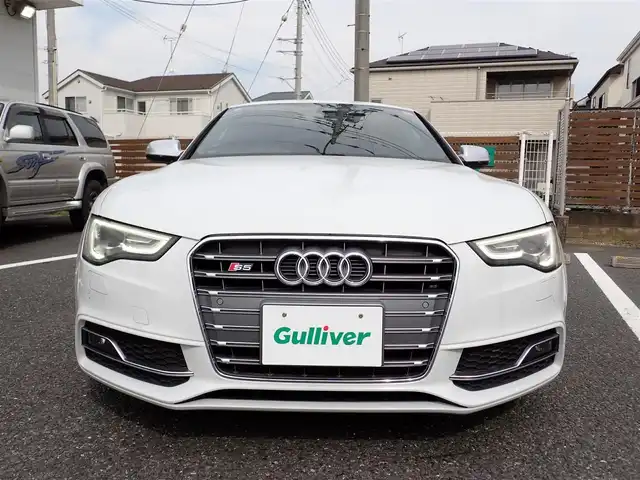 アウディ Ｓ５ スポーツバック 千葉県 2012(平24)年 8.8万km パール メーカーナビゲーション/バックカメラ/プッシュスタート/スマートキー/アイドリングストップ/コーナーセンサー/黒レザーシート/前席パワーシート/ビルトインETC/純正19インチAW/パドルシフト/ウィンカーミラー/フロアマット/取扱説明書/保証書
