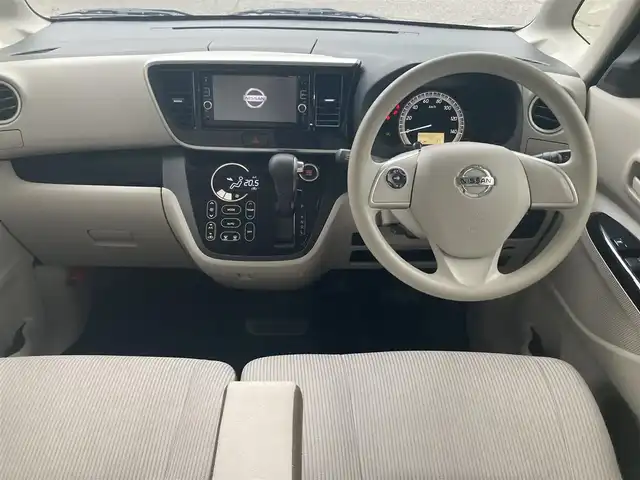 日産 デイズ ルークス X 愛知県 2017(平29)年 4.3万km ホワイトパール エマージェンシーブレーキ/衝突回避ブレーキサポート/アラウンドビューモニター/純正SDナビTV/DVDビデオ&CD/地デジ　フルセグ/Bluetoothオーディオ/インテリジェントキー×2ケ/プッシュスタート/ステアリングスイッチ/リアサーキュレーター/タッチパネル式オートエアコン/左リアパワースライドドア/保証書取説有り