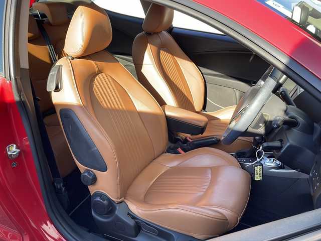 アルファロメオ ミト スーパー 佐賀県 2017(平29)年 3.1万km 赤 社外ナビ(AVIC-RZ800)/Bluetooth/CD/DVD/フルセグTV/バックカメラ/クルーズコントロール/パドルシフト/前席シートヒーター/オートエアコン/オートライト/ハロゲンヘッドライト/純正フロアマット/17インチ純正アルミホイール/ETC/レザーシート/革巻きステアリング/ステアリングスイッチ/スペアキー/保証書/取扱説明書/点検記録簿(H31/R3/4/6/7)