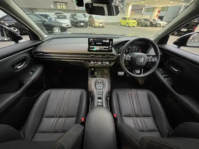 ホンダ ＺＲ－Ｖ ハイブリッド e:HEV Z 神奈川県 2024(令6)年 0.9万km ミッドナイトブルービームM ワンオーナー/４WD/Honda SENSING/・衝突軽減ブレーキ/・踏み間違い衝突軽減システム/・路外逸脱抑制機能/・歩行者事故低減ステアリング/・先行車発進お知らせ機能/・標識認識機能/・オートハイビーム/・アダプティブドライビングビーム/・ブラインドスポットインフォメーション/・後退出庫サポート/・パーキングセンサーシステム/・アダプティブクルーズコントロール/・車線逸脱支援システム/・トラフィックジャムアシスト/Honda CONNECTディスプレイ/・ナビ機能/スマホ連動/フルセグTV/BT//マルチビューカメラシステム/ビルトインETC2.0/革シート/・全席シートヒーター/・前席パワーシート/・D席メモリシート/パドルシフト/ステアリングリモコン/置くだけ充電/前後ドライブレコーダー/パワーテールゲート/純正１８inアルミホイール/オートライト/LEDライト/ウインカー付電格ミラー/電動パーキングブレーキ/ブレーキホールド/W＆サイド＆カーテンエアバック/横滑り防止装置/ヒルディセントコントロール/フロアマット/保証書/取扱説明書/スペアキー