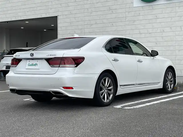 レクサス ＬＳ 600h バージョンC Iパック 宮崎県 2015(平27)年 8.6万km ホワイトパールクリスタルシャイン 純正ナビ【B9056】/・Bluetooth・フルセグTV・Blu-ray・DVD/プレミアムサウンドシステム/ドライブレコーダー【HDR-101】/社外レーダー【GWR53sd】/バックカメラ/ビルトインETC/D/N席パワーシート【メモリー機能付き】/D/N席シートヒーター・ベンチレーション/ハンドルヒーター/パワーバックドア/全席イージークローザー付きドア/ブラインドスポットモニター/前後コーナーセンサー/オートハイビーム/レーダークルーズコントロール/レーンキープアシスト/純正フロアマット/純正18インチアルミホイール