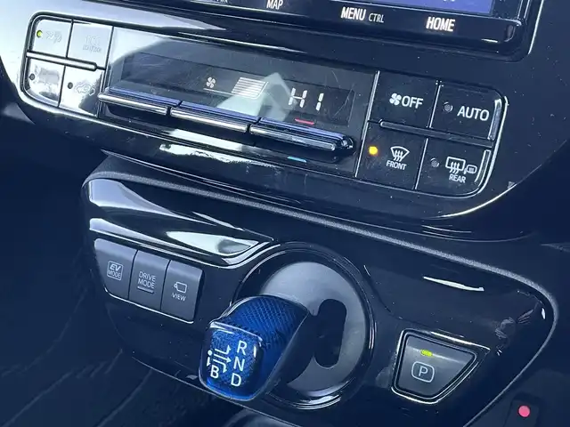 トヨタ プリウス A ツーリングセレクション 道南・函館 2020(令2)年 1.9万km プラチナホワイトパールマイカ /純正ナビ//フルセグTV//パノラミックビューモニター//全方位ドライブレコーダー//ETC//TRDエアロ//TRDアルミホイール//純正OPスピーカー//プリクラッシュセーフティ//レーダークルーズコントロール//レーンディパーチャーアラート//ブラインドスポットモニター//クリアランスソナー//オートマチックハイビーム//前席パワーシート//前席シートヒーター//レザーシート//LEDヘッドライト//オートライト//スマートキー//エンジンプッシュスタート