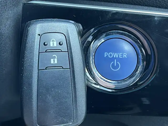 トヨタ プリウス A ツーリングセレクション 道南・函館 2020(令2)年 1.9万km プラチナホワイトパールマイカ /純正ナビ//フルセグTV//パノラミックビューモニター//全方位ドライブレコーダー//ETC//TRDエアロ//TRDアルミホイール//純正OPスピーカー//プリクラッシュセーフティ//レーダークルーズコントロール//レーンディパーチャーアラート//ブラインドスポットモニター//クリアランスソナー//オートマチックハイビーム//前席パワーシート//前席シートヒーター//レザーシート//LEDヘッドライト//オートライト//スマートキー//エンジンプッシュスタート