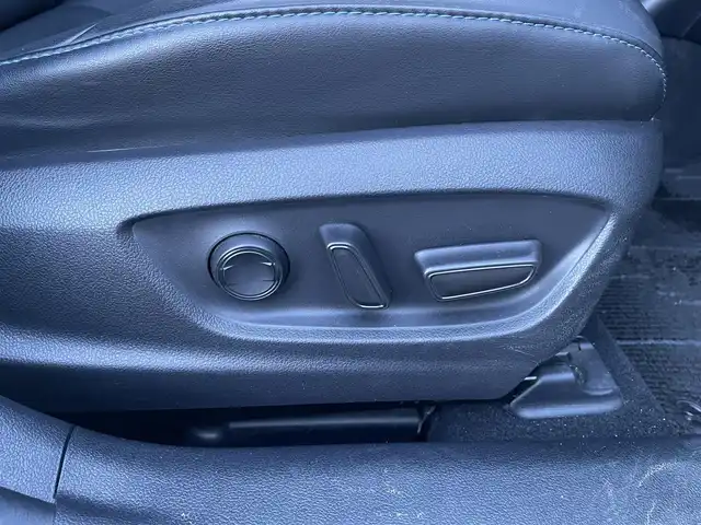 トヨタ プリウス A ツーリングセレクション 道南・函館 2020(令2)年 1.9万km プラチナホワイトパールマイカ /純正ナビ//フルセグTV//パノラミックビューモニター//全方位ドライブレコーダー//ETC//TRDエアロ//TRDアルミホイール//純正OPスピーカー//プリクラッシュセーフティ//レーダークルーズコントロール//レーンディパーチャーアラート//ブラインドスポットモニター//クリアランスソナー//オートマチックハイビーム//前席パワーシート//前席シートヒーター//レザーシート//LEDヘッドライト//オートライト//スマートキー//エンジンプッシュスタート