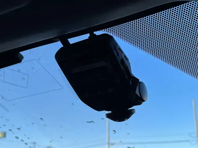 トヨタ プリウス A ツーリングセレクション 道南・函館 2020(令2)年 1.9万km プラチナホワイトパールマイカ /純正ナビ//フルセグTV//パノラミックビューモニター//全方位ドライブレコーダー//ETC//TRDエアロ//TRDアルミホイール//純正OPスピーカー//プリクラッシュセーフティ//レーダークルーズコントロール//レーンディパーチャーアラート//ブラインドスポットモニター//クリアランスソナー//オートマチックハイビーム//前席パワーシート//前席シートヒーター//レザーシート//LEDヘッドライト//オートライト//スマートキー//エンジンプッシュスタート