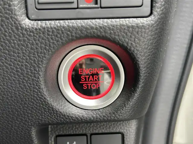 ホンダ Ｎ ＢＯＸ カスタム L 富山県 2023(令5)年 2.6万km プラチナホワイトパール ４WD/純正9インチナビ/フルセグTV/ＤＶＤ再生/Bluetooth/パワースライドドア/バックモニター/前後ドライブレコーダー/前席シートヒーター/衝突軽減ブレーキ/レーダークルーズコントロール/レーンキープアシスト/LEDオートライト/LEDフォグライト/シーケンシャルウィンカー/後方コーナーセンサー/プッシュスタート/ウインカーミラー/アイドリングストップ/ブレーキホールド/電動パーキングブレーキ/USBソケット/冬タイヤ付AW4本積み込み