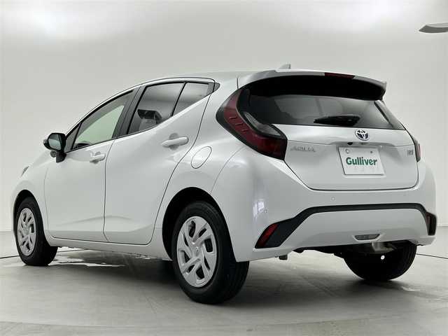 トヨタ アクア G 福井県 2024(令6)年 1.5万km プラチナホワイトパールマイカ 純正T-Connectナビ/Bluetooth/Miracast/USB/AM/FM/バックカメラ /Toyota Safety Sense/・レーントレーシングアシスト/・プリクラッシュセーフティ/・パーキングサポートブレーキ/・クリアランスソナー/・ロードサインアシスト/クルーズコントロール/ビルトインETC/LED/オートライト /ライトレベライザー /ウィンカー・電動格納式ミラー/プッシュスタート /革巻きステアリング/ステアリングリモコン/ステアリングチルド機構/