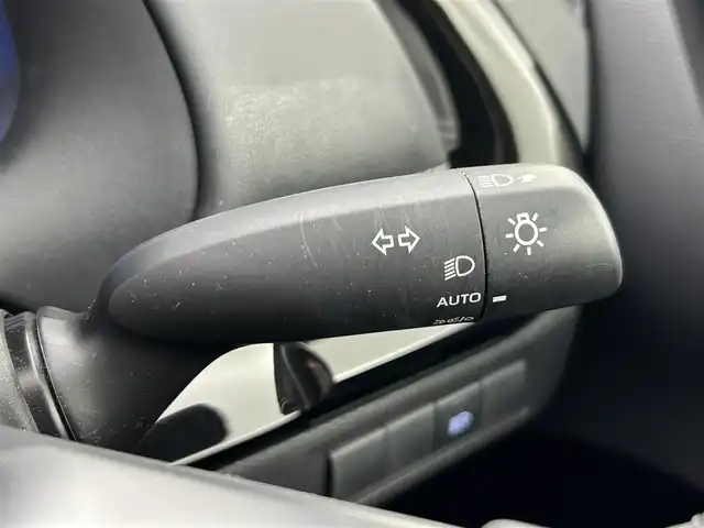 トヨタ アクア G 福井県 2024(令6)年 1.5万km プラチナホワイトパールマイカ 純正T-Connectナビ/Bluetooth/Miracast/USB/AM/FM/バックカメラ /Toyota Safety Sense/・レーントレーシングアシスト/・プリクラッシュセーフティ/・パーキングサポートブレーキ/・クリアランスソナー/・ロードサインアシスト/クルーズコントロール/ビルトインETC/LED/オートライト /ライトレベライザー /ウィンカー・電動格納式ミラー/プッシュスタート /革巻きステアリング/ステアリングリモコン/ステアリングチルド機構/