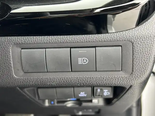トヨタ アクア G 福井県 2024(令6)年 1.5万km プラチナホワイトパールマイカ 純正T-Connectナビ/Bluetooth/Miracast/USB/AM/FM/バックカメラ /Toyota Safety Sense/・レーントレーシングアシスト/・プリクラッシュセーフティ/・パーキングサポートブレーキ/・クリアランスソナー/・ロードサインアシスト/クルーズコントロール/ビルトインETC/LED/オートライト /ライトレベライザー /ウィンカー・電動格納式ミラー/プッシュスタート /革巻きステアリング/ステアリングリモコン/ステアリングチルド機構/